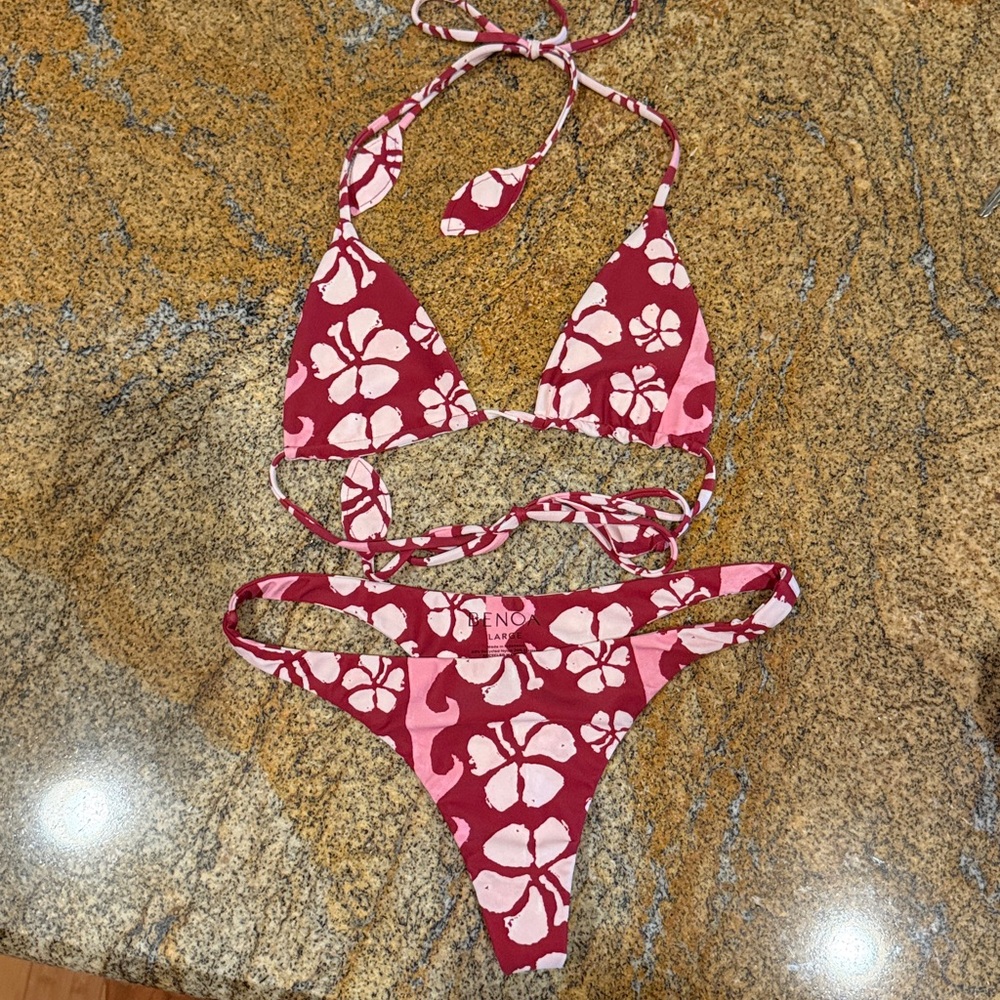 Benoa Swim Papeete Set (small top, large bottoms)